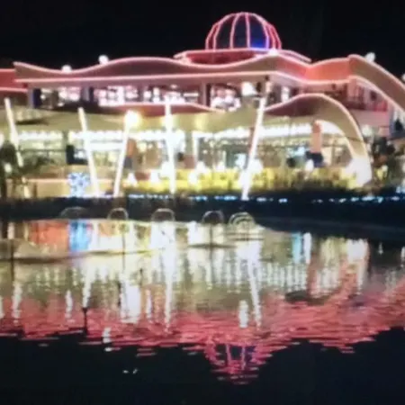 아파트 Skanderbeg Square 티라나