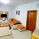 Skanderbeg Square Apartamento