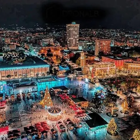 Skanderbeg Square 公寓 *