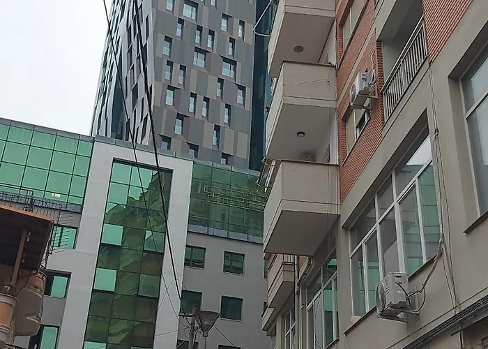 Skanderbeg Square شقة